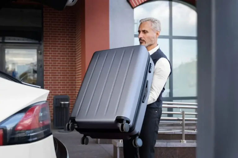 Point to Point Transportation in South Bay - Luggage Assistance